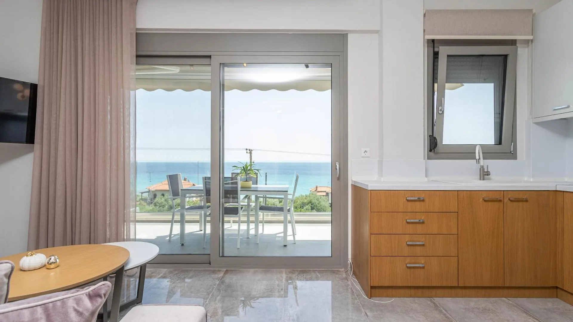 Holiday home Alexmare Seaview House Mola Kaliva Villa